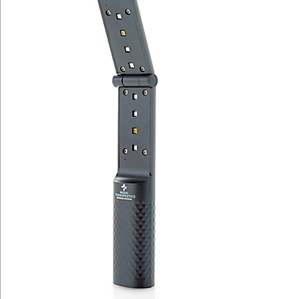 Portable Sterlizing Wand by Medic Therapeutics in Gold Tone - Picture 5 of 8